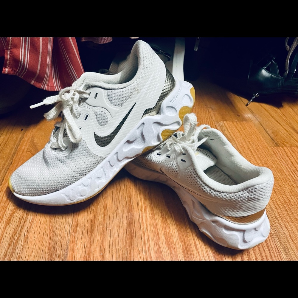 Nike tennis shoes